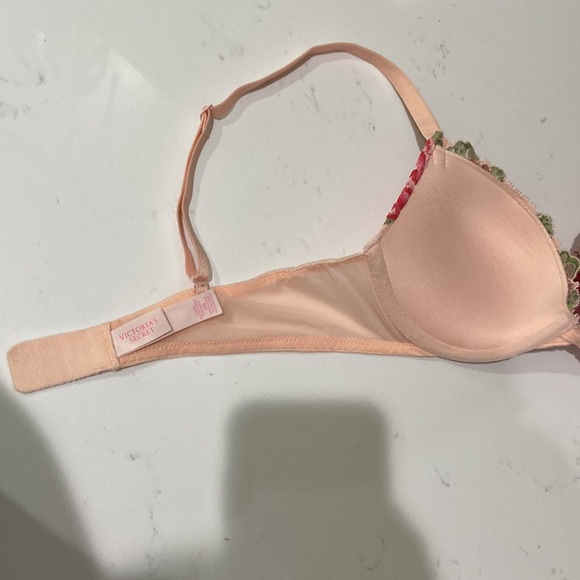 Victoria's Secret 34B plunge beautiful flower and lace 💕 EUC - Picture 6 of 10